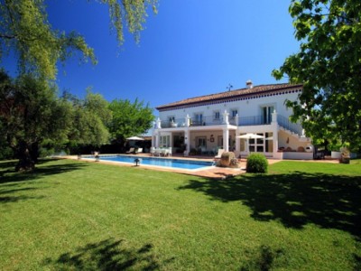 Top 15 Big Houses to Rent in Europe with August Availability from One Off Places